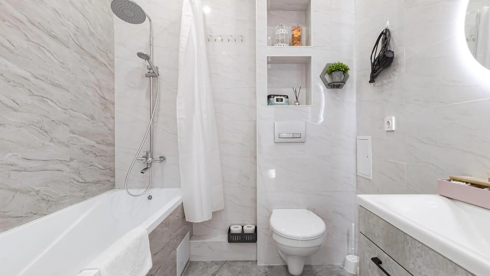 Apart Astana: Botanical Garden Adjacent Retreat Apartment